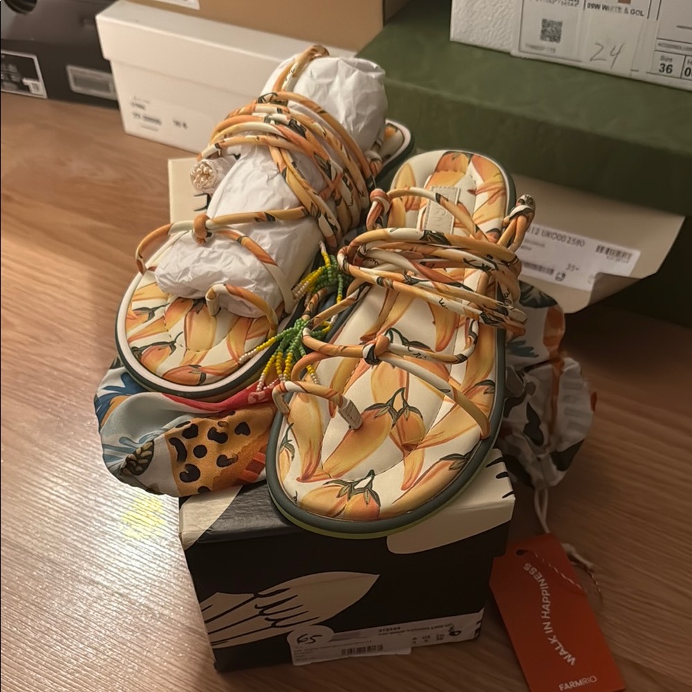 Brand new farm Rio sandals